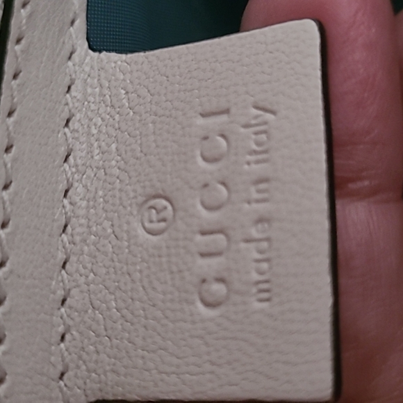 Gucci Stunning Mid size bag with amazing detais.  100% AUTHENTIC! - Picture 6 of 8